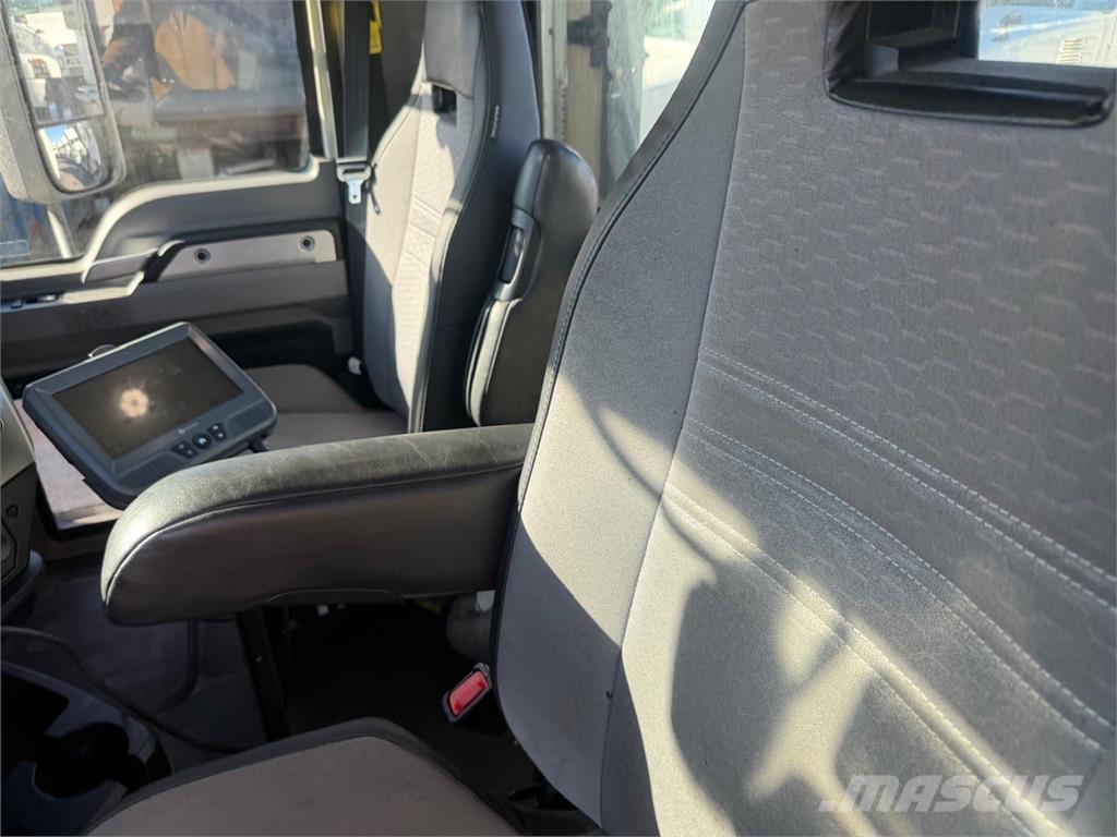 Mack AN64T Trækkere