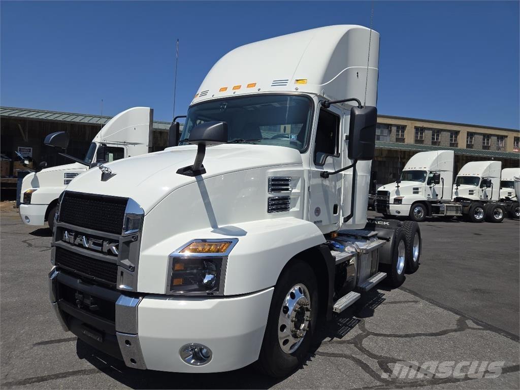 Mack AN64T Trækkere