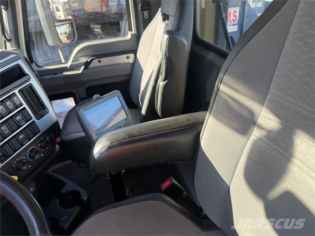 Mack AN64T Trækkere