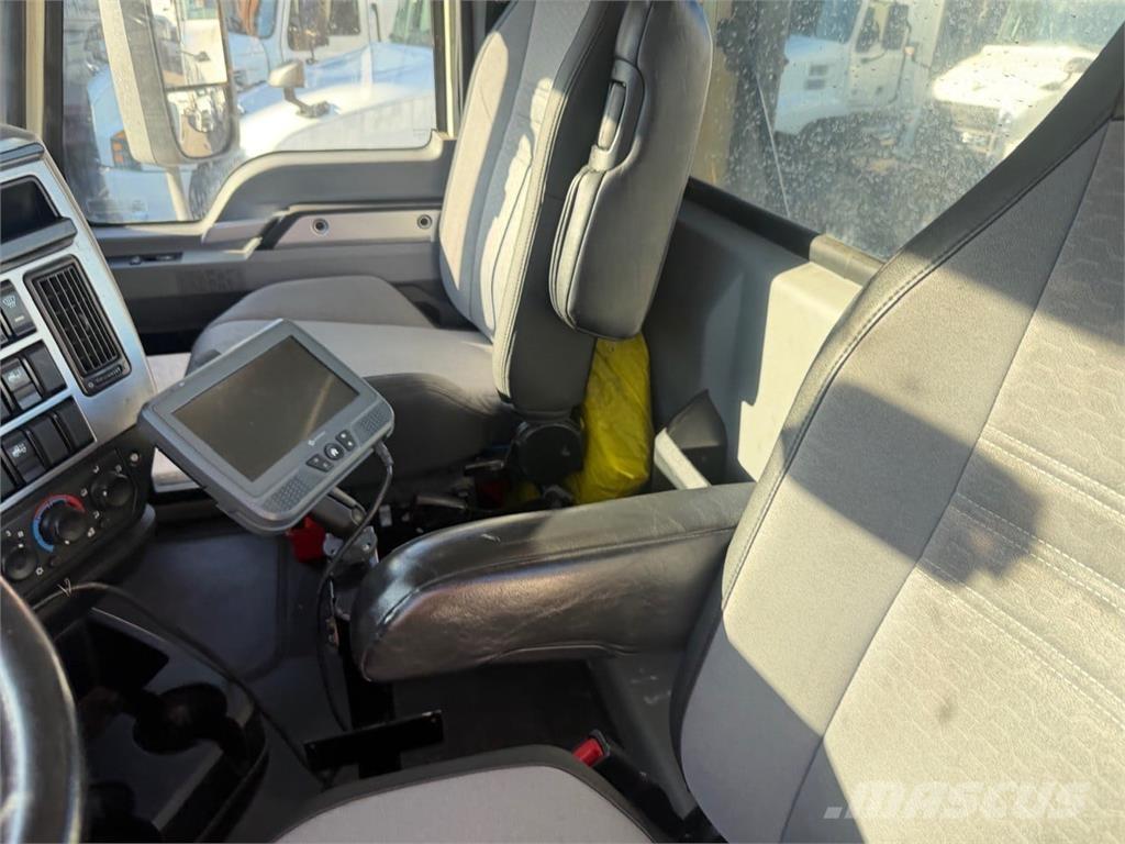 Mack AN64T Trækkere