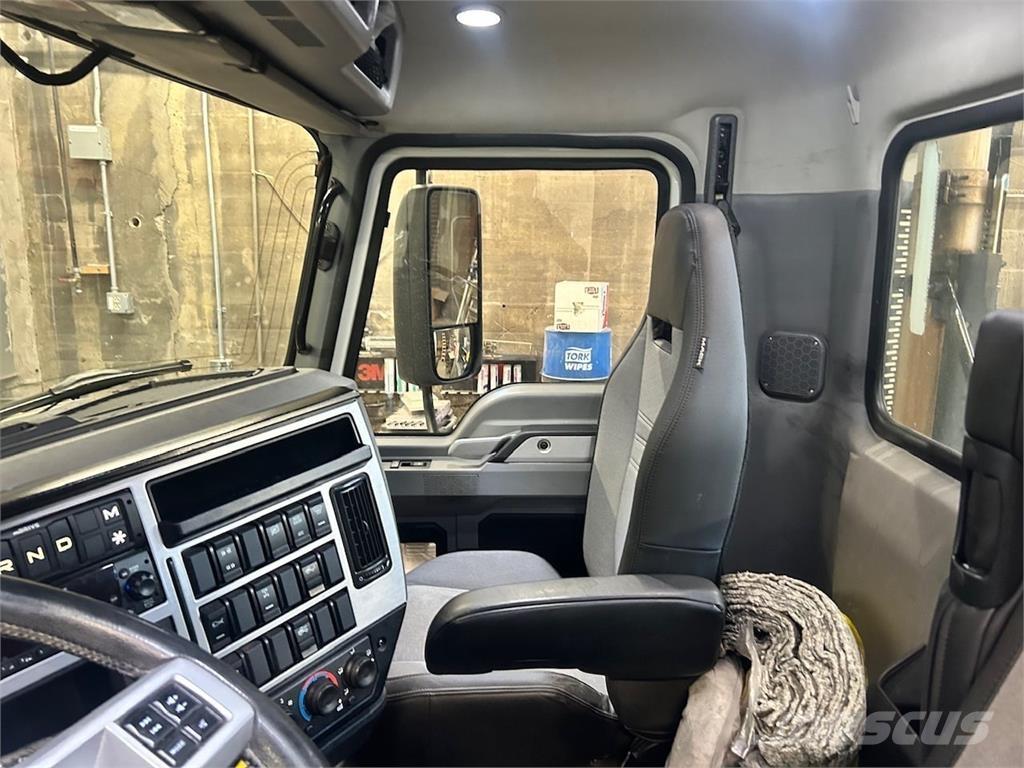 Mack AN64T Trækkere