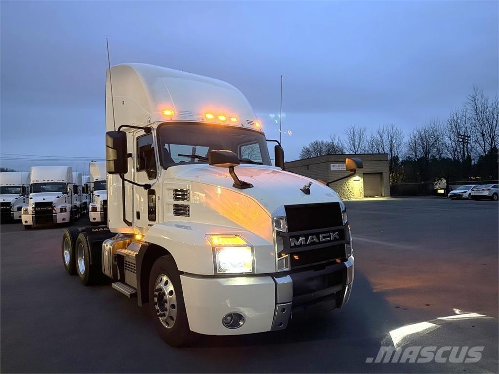 Mack AN64T Trækkere