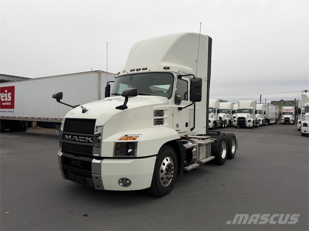 Mack AN64T Trækkere