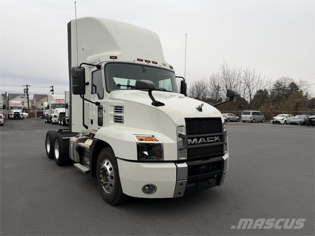 Mack AN64T Trækkere