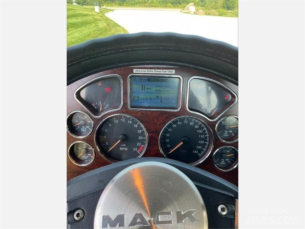 Mack CXU613 Trækkere