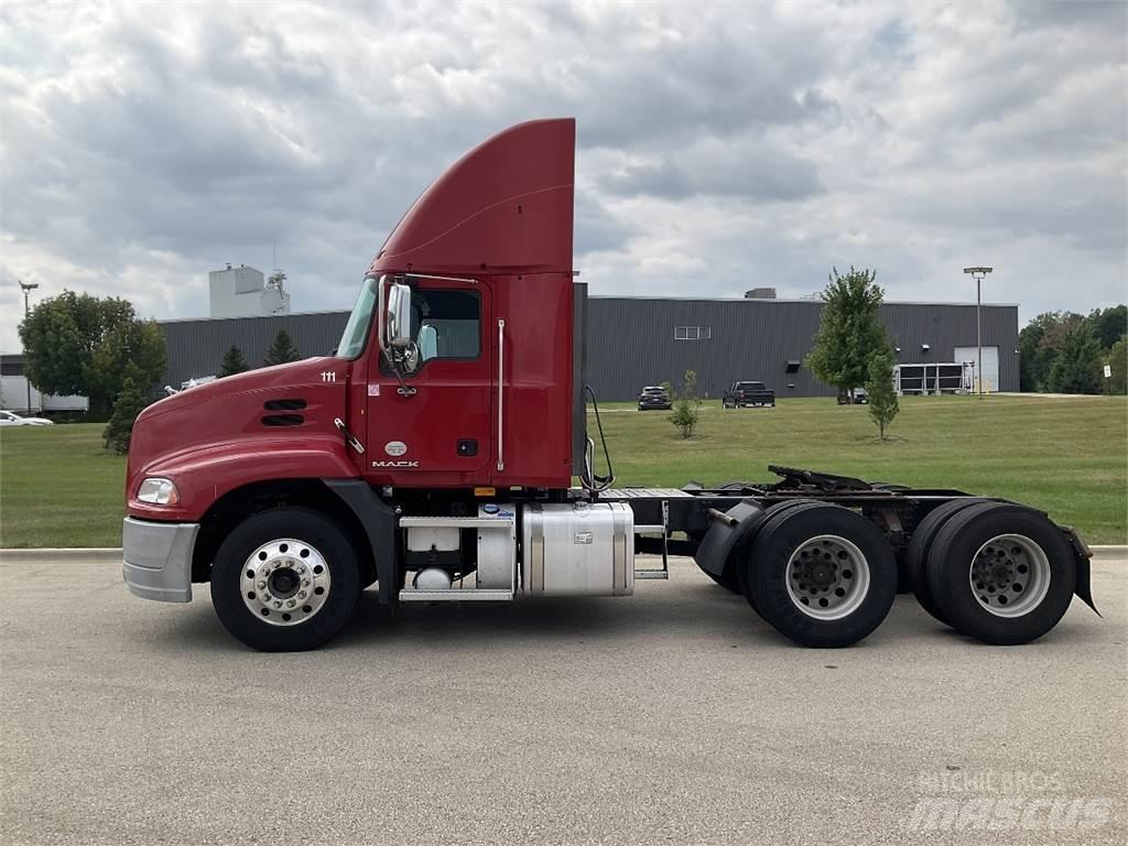 Mack CXU613 Andre lastbiler