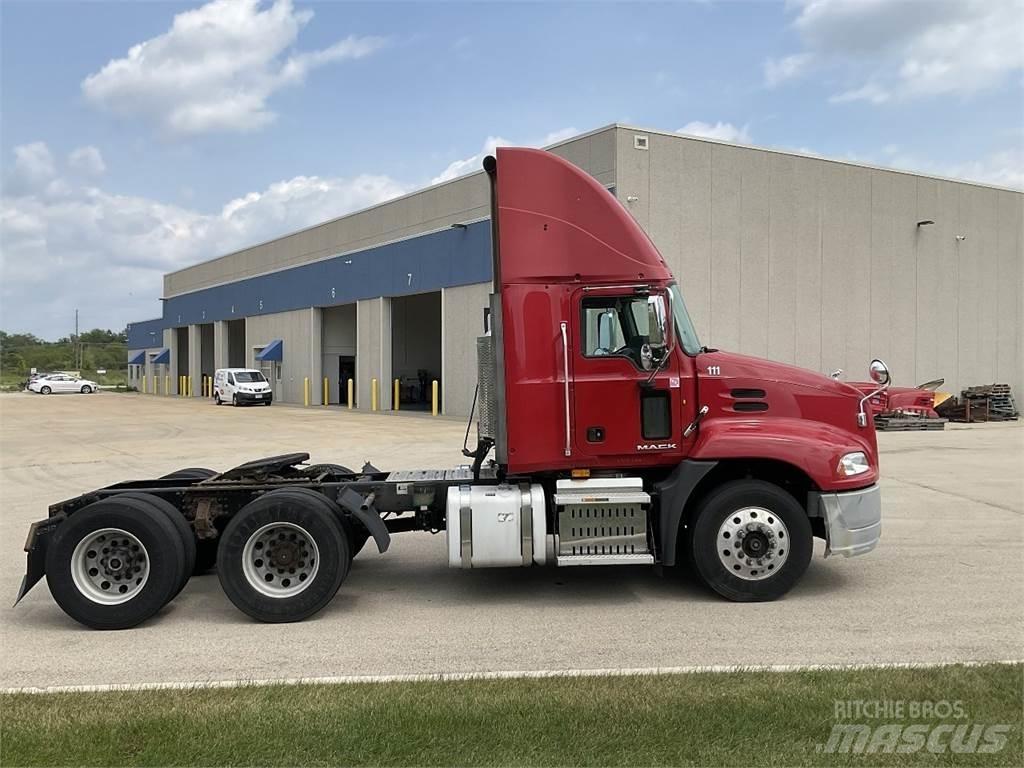Mack CXU613 Andre lastbiler