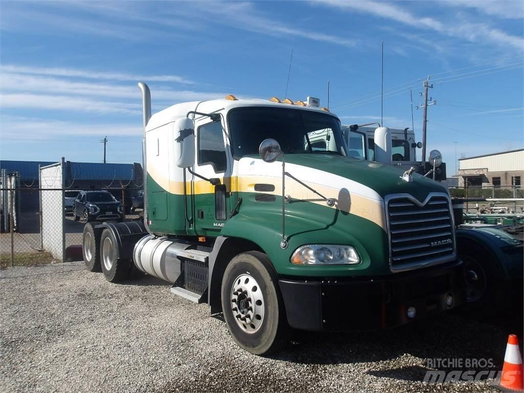 Mack CXU613 Trækkere