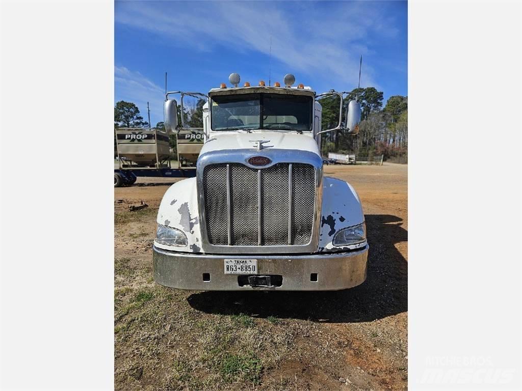 Peterbilt 384 Trækkere