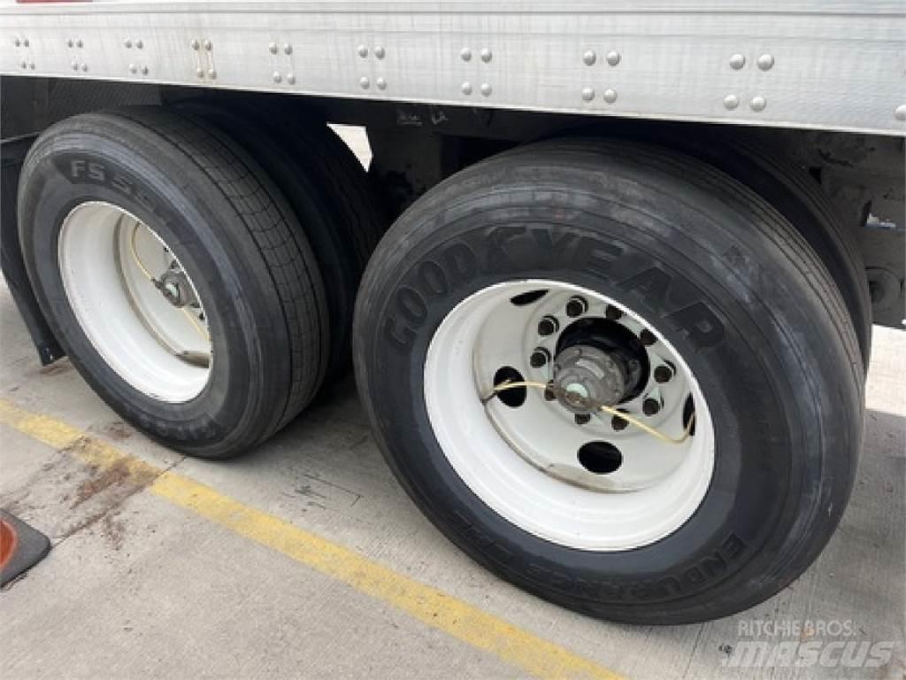 Utility VS2DX 36' Fast kasse