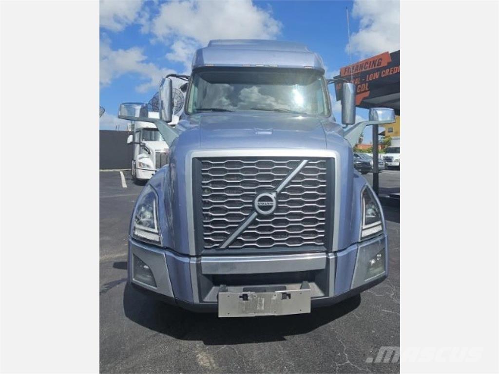 Volvo VNL64T760 Trækkere