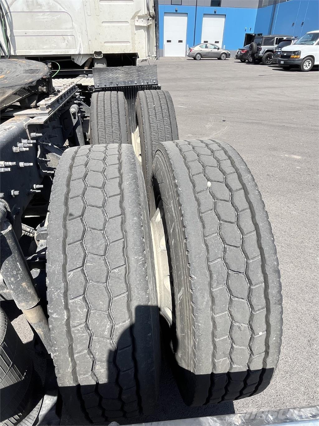 Volvo VNL860 Trækkere