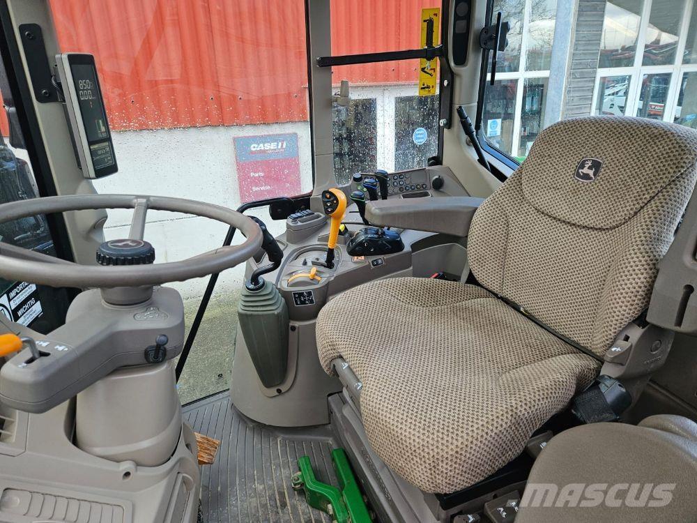 John Deere 6120M Traktorer