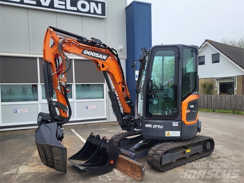 Develon DX27z-7 Minigravemaskiner