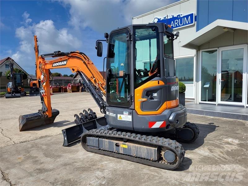 Develon DX35z-7 Minigravemaskiner
