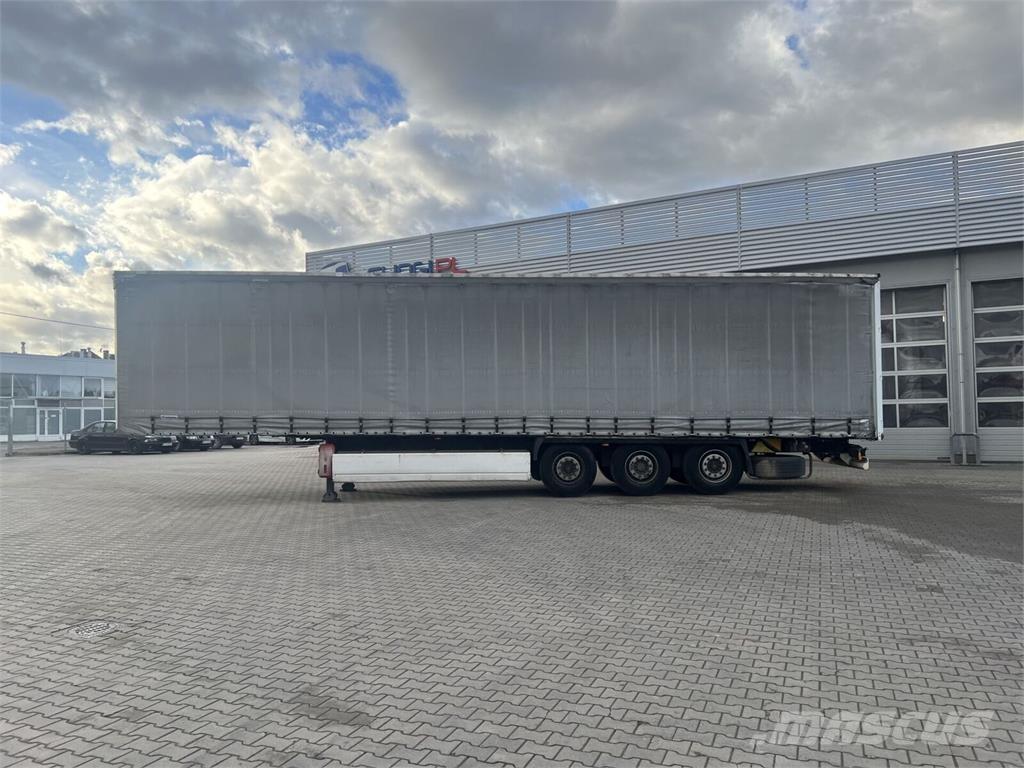 Krone  Semi-trailer med Gardinsider