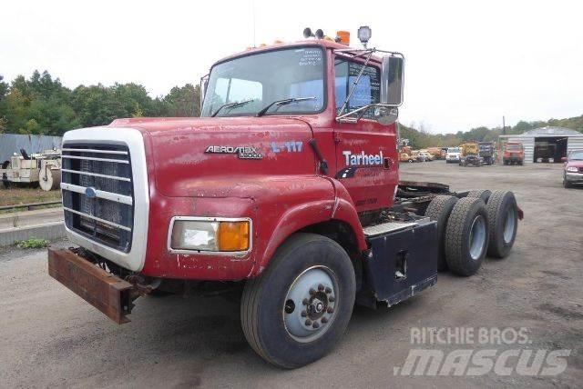 Ford L9000 Chassis
