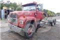Ford L9000 Chassis