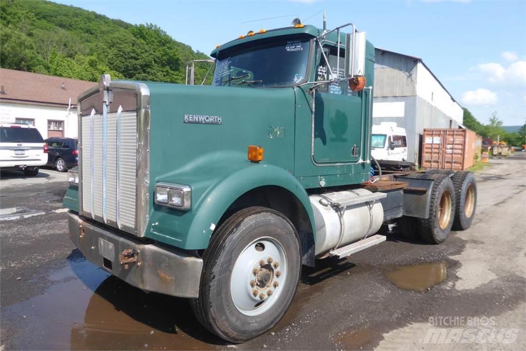 Kenworth W900B Chassis