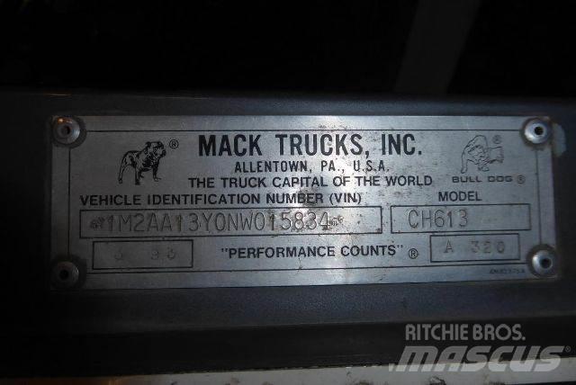 Mack CH613 Chassis
