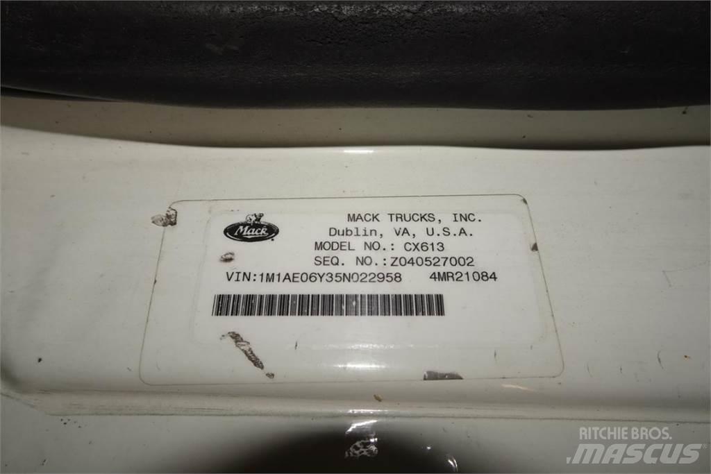 Mack CX613 Chassis