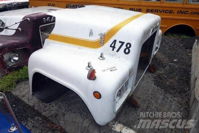 Mack R690T Transport – Andet