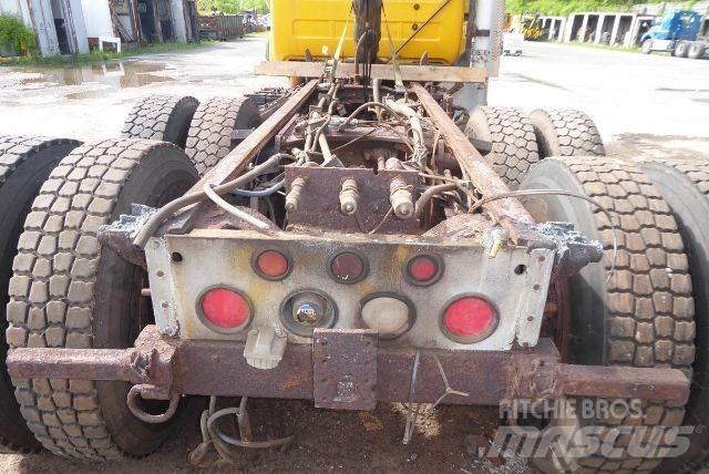 Mack RD688S Chassis