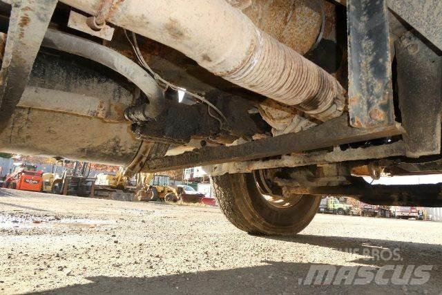 Mack RD688S Lastbiler med containerramme / veksellad