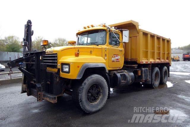 Mack RD690S Lastbiler med tip