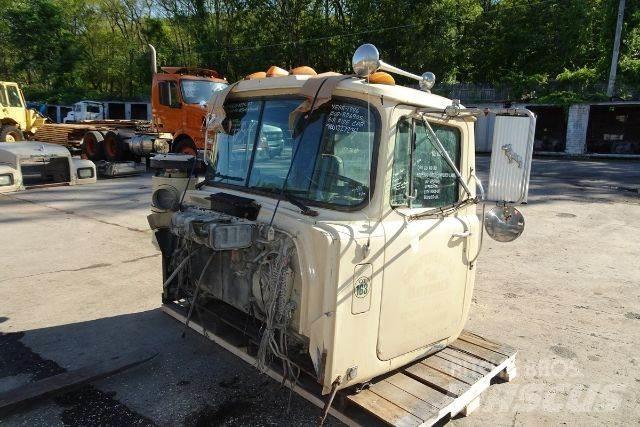 Mack RD690S Kabiner og interiør