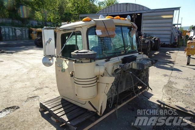 Mack RD690S Kabiner og interiør