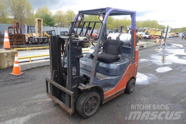 Toyota 8FGCU25 Gaffeltrucks - andre