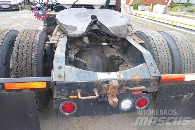 Volvo VNL42T Chassis