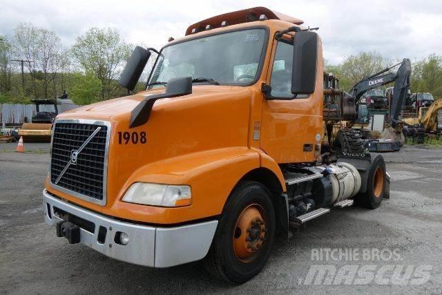 Volvo VNM42T Chassis