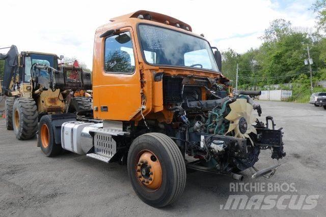 Volvo VNM42T Chassis