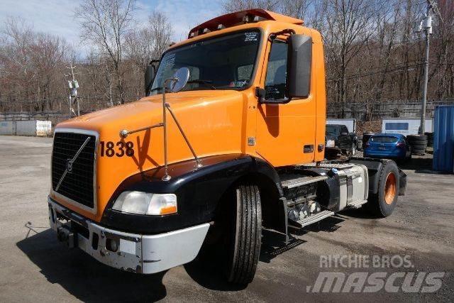 Volvo VNM42T Chassis