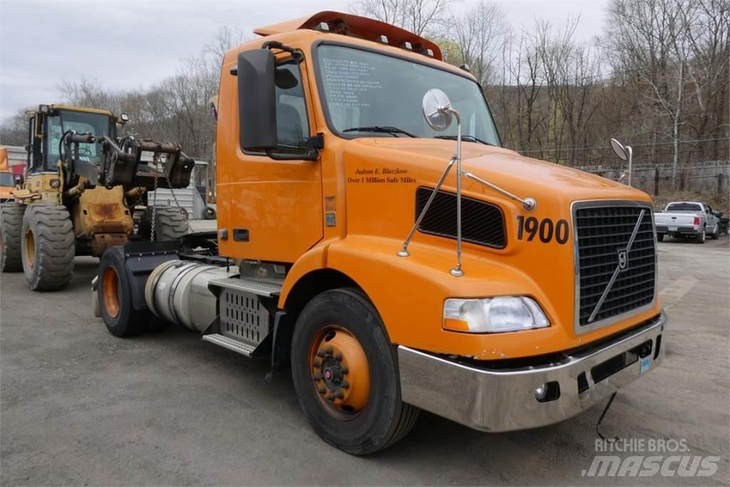 Volvo VNM42T Chassis