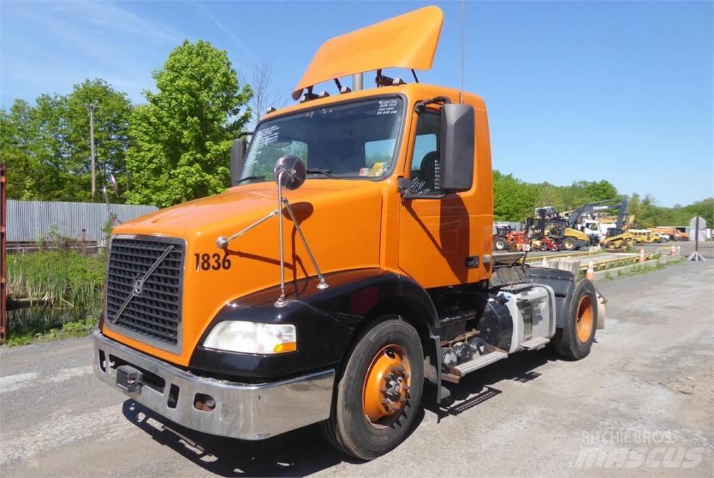 Volvo VNM42T Chassis