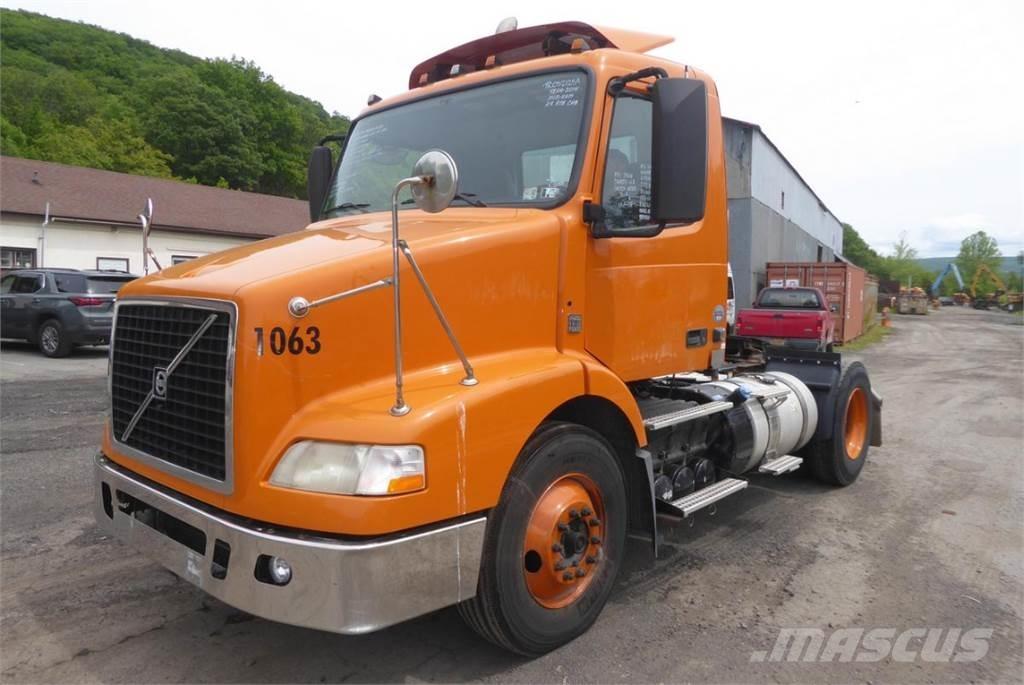 Volvo VNM42T Chassis