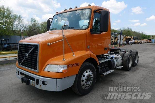 Volvo VNM64T Chassis