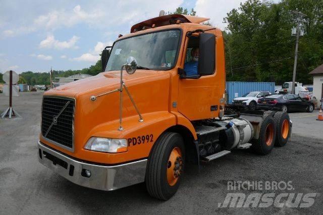 Volvo VNM64T Chassis