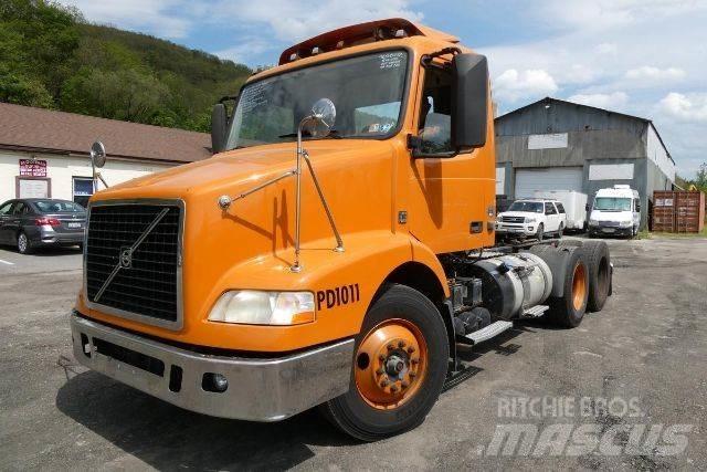 Volvo VNM64T Chassis