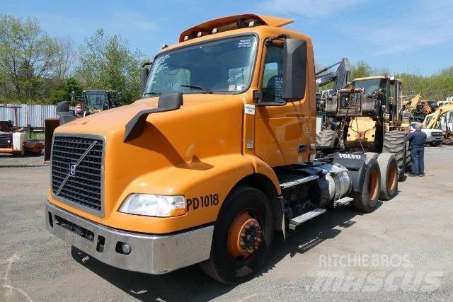 Volvo VNM64T Chassis