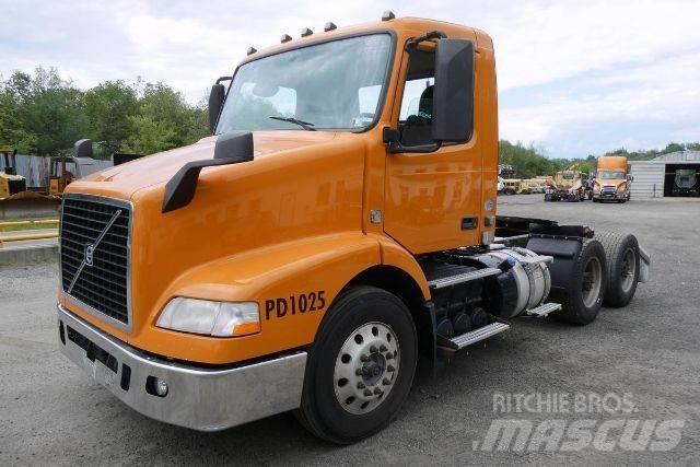 Volvo VNM64T Chassis