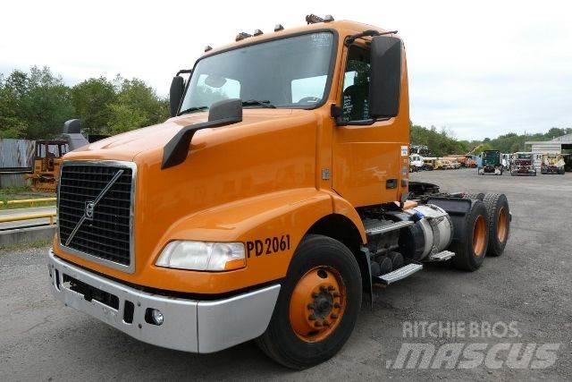 Volvo VNM64T Chassis