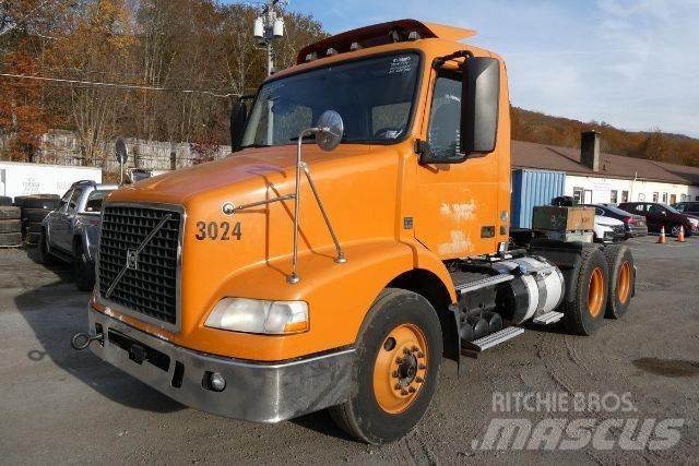Volvo VNM64T Chassis