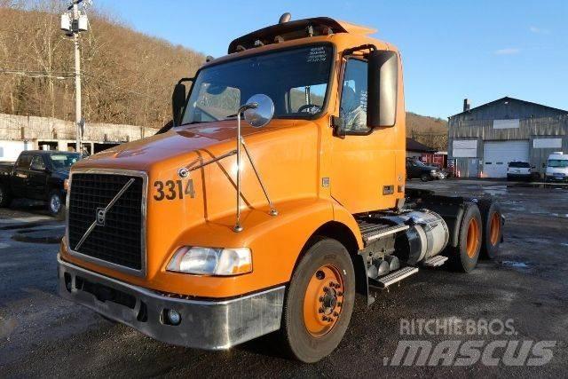 Volvo VNM64T Chassis