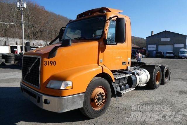 Volvo VNM64T Chassis