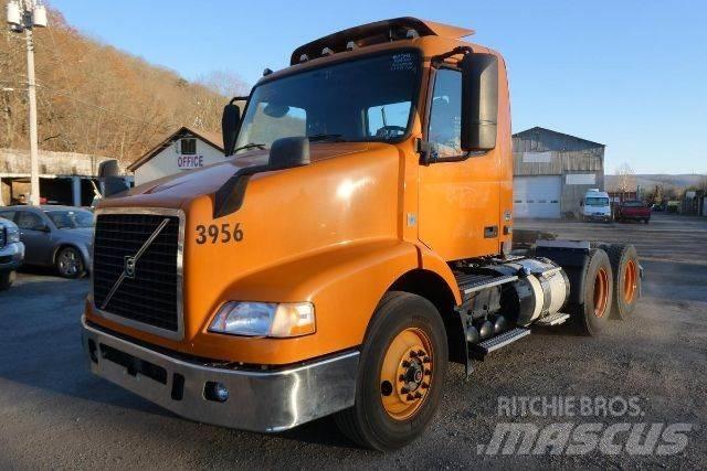 Volvo VNM64T Chassis