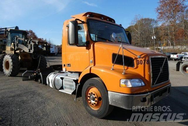 Volvo VNM64T Chassis